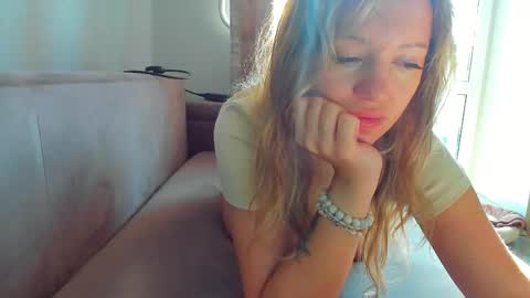 Snapshot of foxy_blond chatting on May 20, 2026, 12:28 am Foxy online show from May 20, 2026, 12:28 am