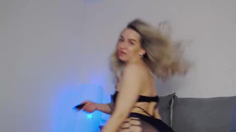 Foxy Kimmi online show from March 27, 2026, 6:30 am