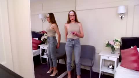 Ana online show from February 16, 2025, 4:21 pm