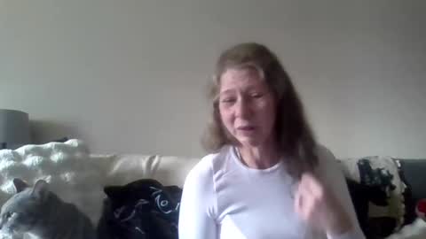 Snapshot of foxyfang chatting on March 7, 2025, 7:38 pm foxyfang online show from March 7, 2025, 7:38 pm