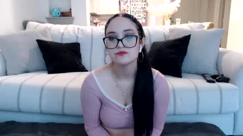 Angel online show from January 3, 2025, 8:01 pm