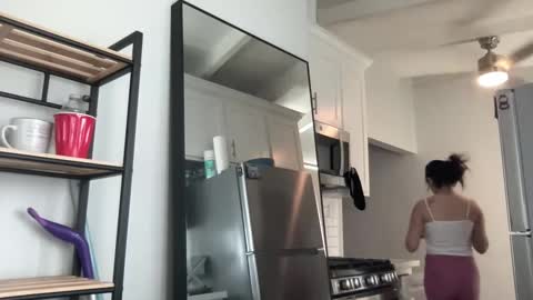 Angel online show from October 10, 2025, 4:28 pm