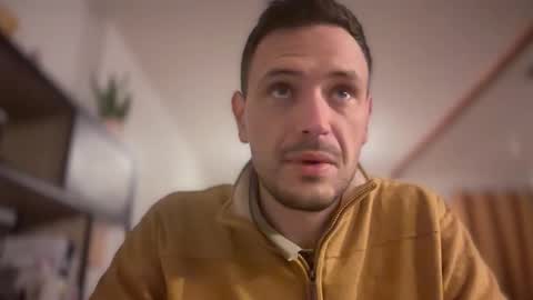 fraisetagada359 online show from November 4, 2025, 5:50 am