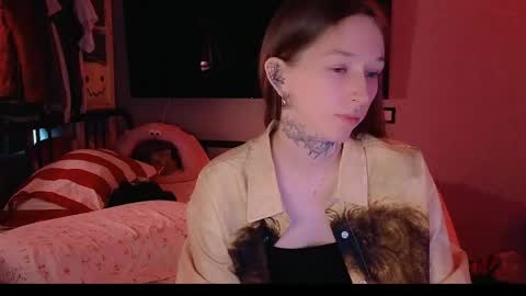 fran_bow online show from April 27, 2026, 1:20 pm