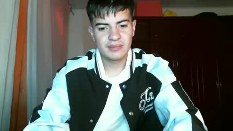 franccesco_699 online show from December 18, 2024, 3:55 pm