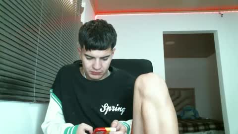 franccesco_699 online show from December 28, 2024, 4:52 pm
