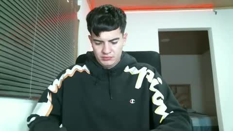 franccesco_699 online show from December 30, 2024, 7:42 pm