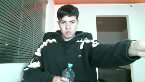 franccesco_699 online show from January 3, 2025, 4:37 pm