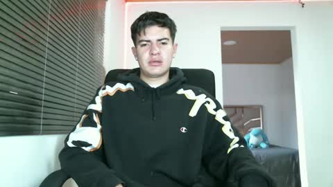 franccesco_699 online show from January 4, 2025, 5:05 pm