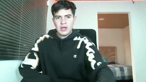 franccesco_699 online show from January 5, 2025, 5:41 pm