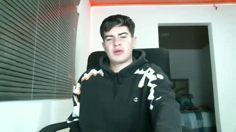 franccesco_699 online show from January 5, 2025, 11:33 pm