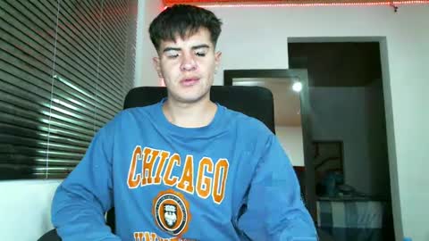 franccesco_699 online show from January 11, 2025, 11:24 pm
