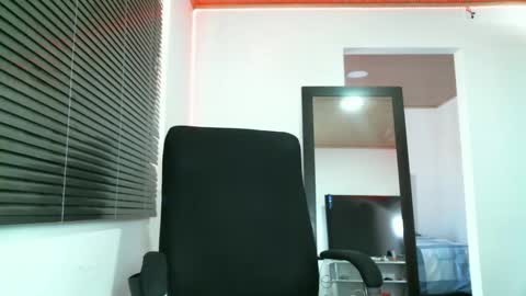 franccesco_699 online show from January 14, 2025, 4:40 pm