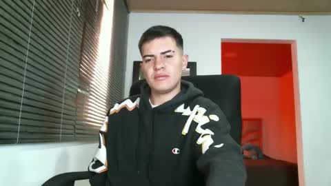 franccesco_699 online show from January 27, 2025, 4:11 pm
