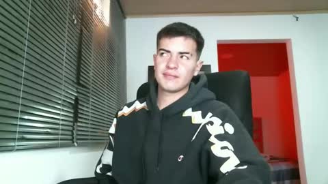 franccesco_699 online show from January 31, 2025, 5:32 pm