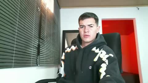 franccesco_699 online show from February 1, 2025, 6:29 pm