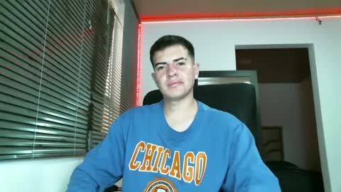 franccesco_699 online show from February 6, 2025, 10:43 pm