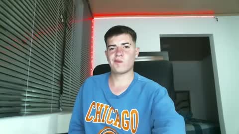 franccesco_699 online show from February 12, 2025, 11:41 pm