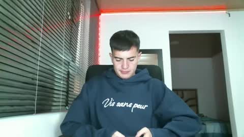franccesco_699 online show from February 16, 2025, 10:54 pm