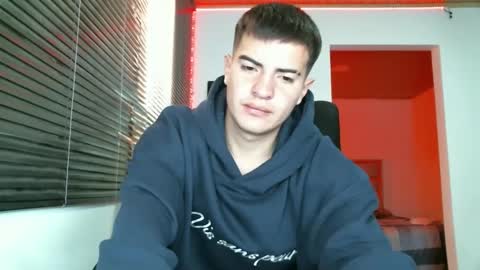 franccesco_699 online show from February 19, 2025, 4:33 pm