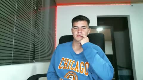 franccesco_699 online show from February 22, 2025, 11:46 pm