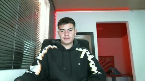 franccesco_699 online show from February 25, 2025, 5:47 pm