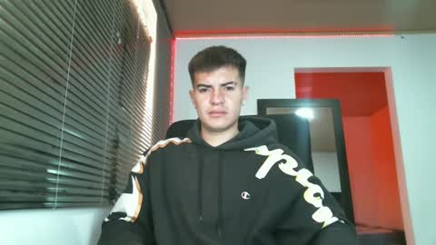 franccesco_699 online show from February 27, 2025, 4:21 pm