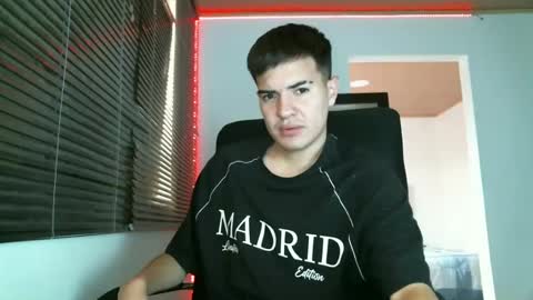 franccesco_699 online show from March 3, 2025, 2:37 pm