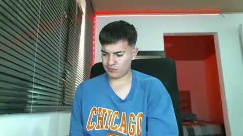 franccesco_699 online show from March 5, 2025, 6:45 pm