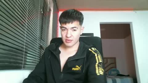 franccesco_699 online show from March 6, 2025, 8:27 pm