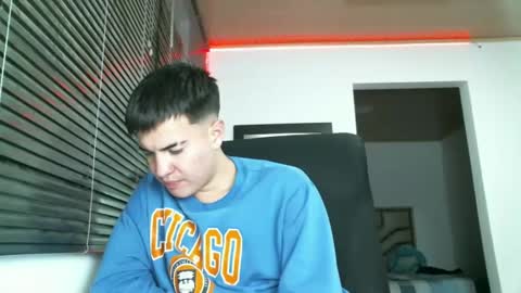 franccesco_699 online show from March 6, 2025, 11:31 pm