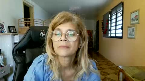 francelune online show from April 14, 2026, 11:38 am