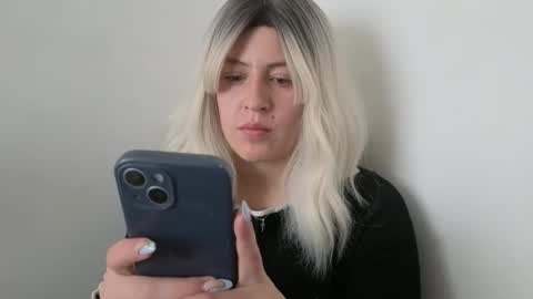 Francesca online show from September 23, 2025, 7:39 pm