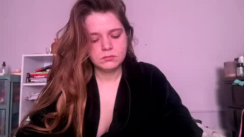 francescafey online show from November 23, 2025, 7:24 pm