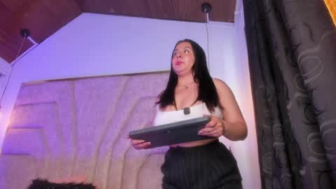 francheska121 online show from April 8, 2026, 7:03 pm