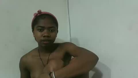 Snapshot of francinealdy chatting on October 22, 2025, 4:24 am francinealdy online show from October 22, 2025, 4:24 am