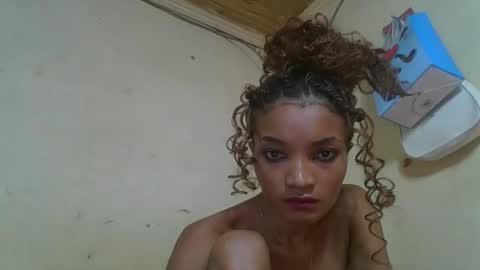 Snapshot of francinoli chatting on May 11, 2026, 4:04 pm Francinoli online show from May 11, 2026, 4:04 pm