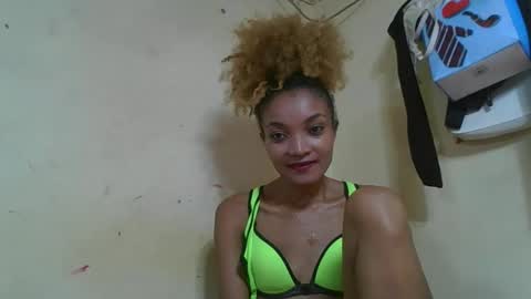 Snapshot of francinoli chatting on May 17, 2026, 1:18 pm Francinoli online show from May 17, 2026, 1:18 pm