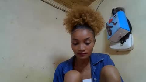 Snapshot of francinoli chatting on May 22, 2026, 6:02 pm Francinoli online show from May 22, 2026, 6:02 pm