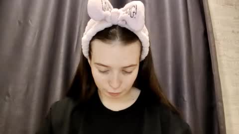 Lina online show from January 6, 2026, 9:24 am