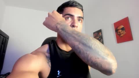 Snapshot of franco_ruiz_ chatting on October 18, 2025, 1:19 am franco online show from October 18, 2025, 1:19 am