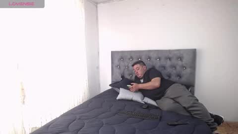 Snapshot of francoisroy chatting on April 23, 2026, 8:11 pm Juan online show from April 23, 2026, 8:11 pm