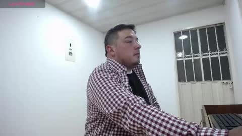 Snapshot of francoisroy chatting on April 25, 2026, 1:08 am Juan online show from April 25, 2026, 1:08 am