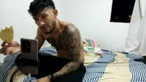frankdanielsmolano online show from June 22, 2026, 3:25 am