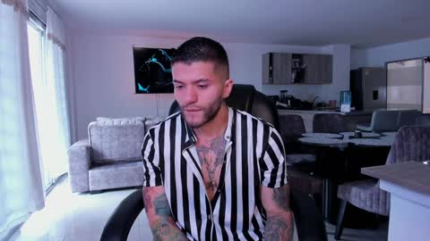 Snapshot of frankfarrellx chatting on January 24, 2025, 6:25 pm Frank Farrell. Hey remember to give me a thumbs up Ty online show from January 24, 2025, 6:25 pm