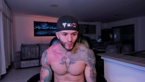 Snapshot of frankfarrellx chatting on February 16, 2025, 1:25 am Frank Farrell. Hey remember to give me a thumbs up Ty online show from February 16, 2025, 1:25 am
