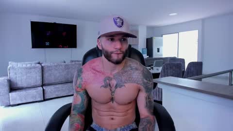 Snapshot of frankfarrellx chatting on February 19, 2025, 6:00 pm Frank Farrell. Hey remember to give me a thumbs up Ty online show from February 19, 2025, 6:00 pm