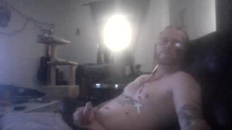 Snapshot of frankyb0yforeal chatting on July 16, 2026, 12:44 pm frankyb0yforeal online show from July 16, 2026, 12:44 pm