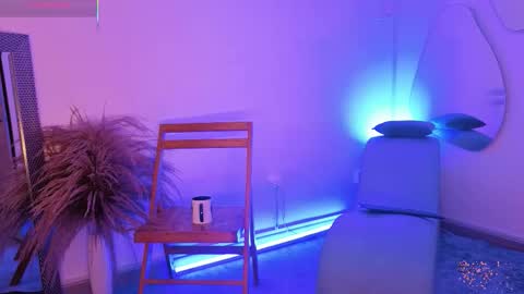 Fransheska online show from March 9, 2026, 12:09 pm