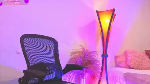 Snapshot of fransheskarossi_ chatting on June 16, 2026, 11:46 am Fransheska online show from June 16, 2026, 11:46 am